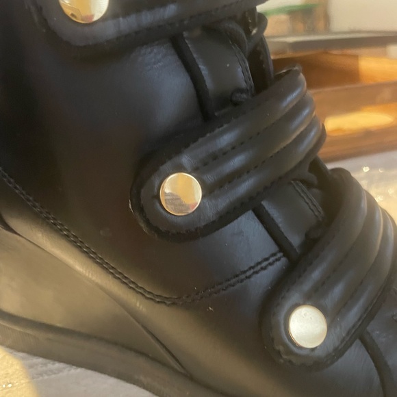 Aldo black, futuristic size 10 wedge boots. Worn once to a Prince event. - Picture 2 of 10